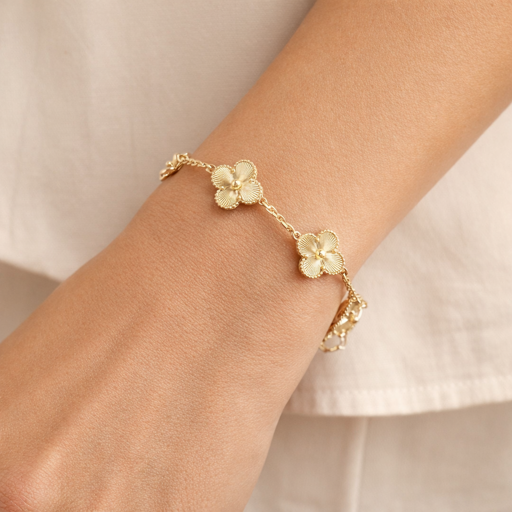 CLOVER | Gold Bracelet